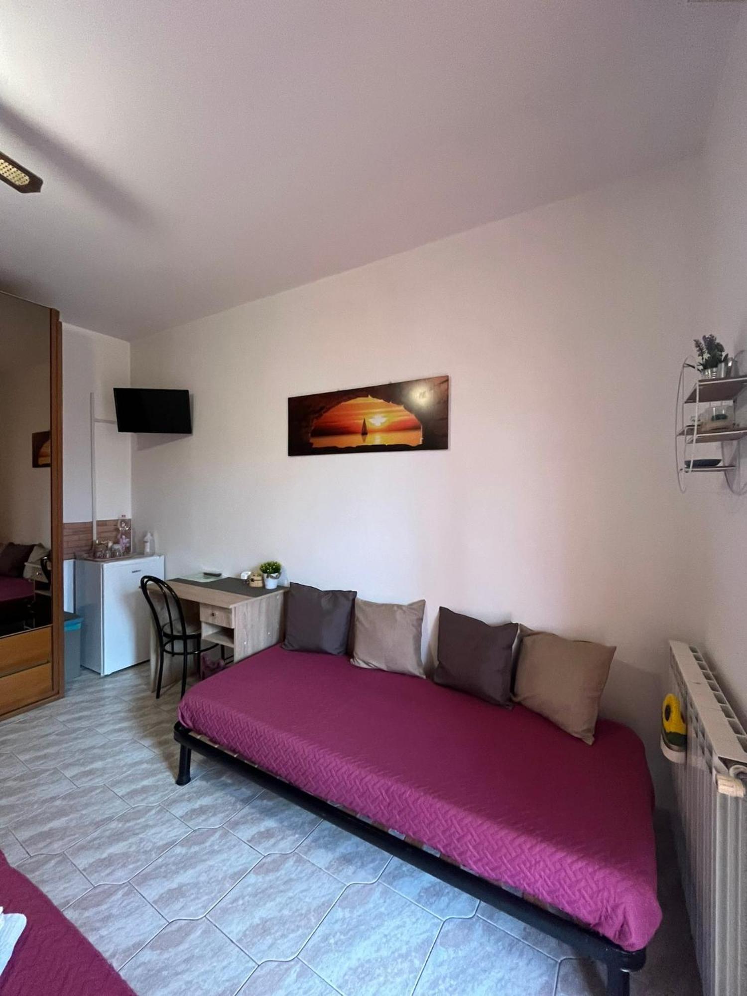 B&B Il Girasole Ortonovo Exterior foto
