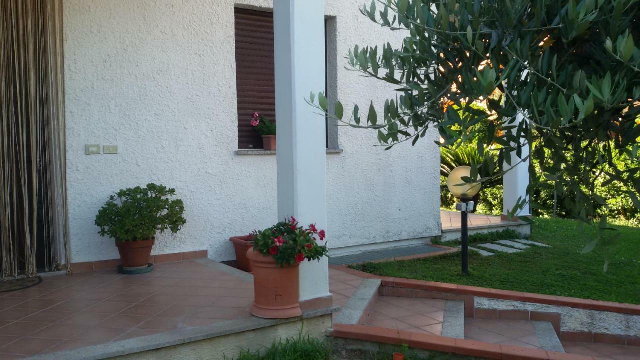 B&B Il Girasole Ortonovo Exterior foto