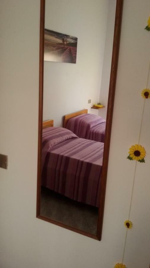 B&B Il Girasole Ortonovo Exterior foto